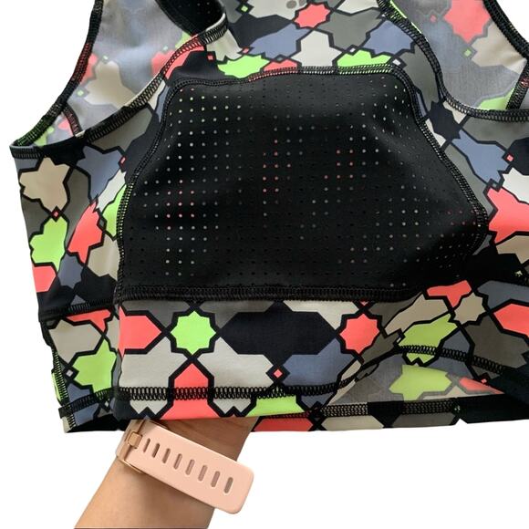 Sweaty Betty Multicolor Geometric Print Low Impact Athleisure Workout Crop Top - Picture 7 of 8
